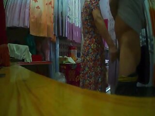 Monica B film porno français 2019 effectue une baise anale hardcore dans une vidéo solo